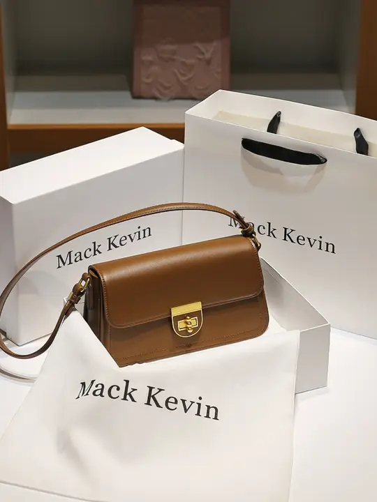 レトロデザインの真皮ショルダーバッグ【女性用・斜め掛け・ミニサイズ】