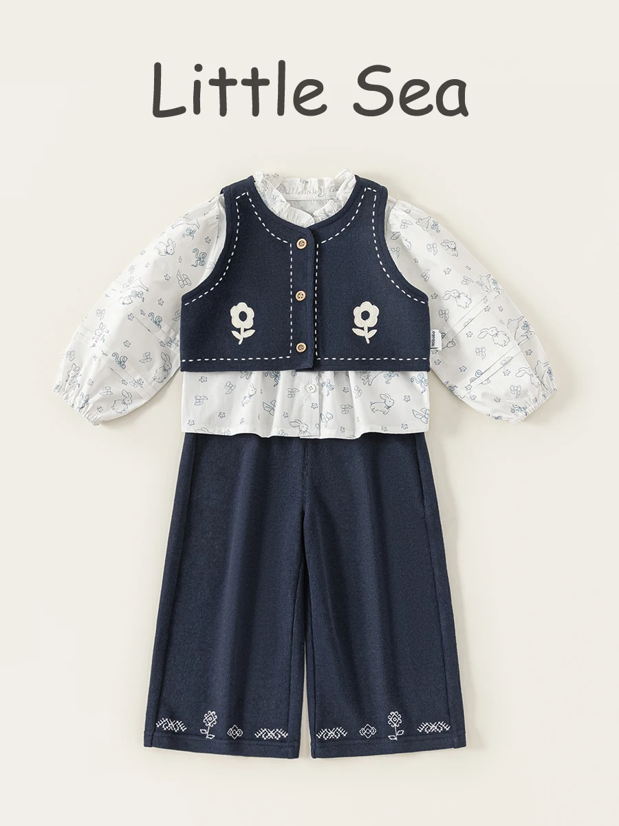 16°Cの春に着せる赤ちゃんの服は？レトロフレンチスタイルのベストとパンツが解決する理由