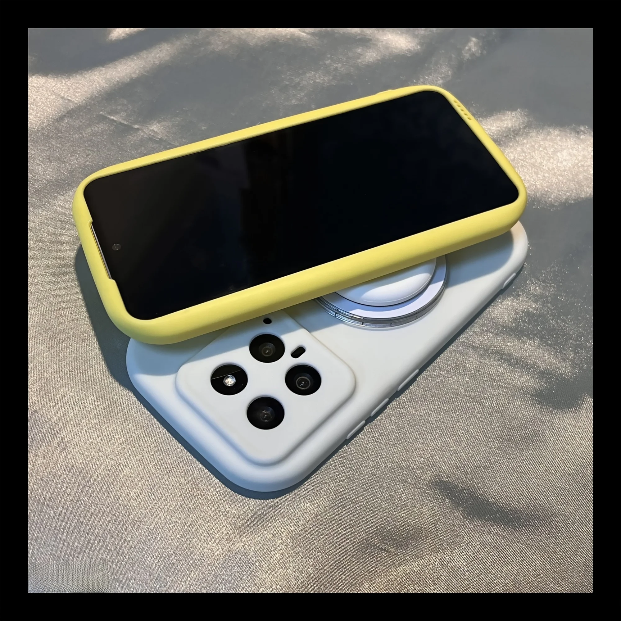 磁気吸着スタンド対応スマートフォンケース：シンプルデザインと衝撃吸収の実用性を徹底検証
