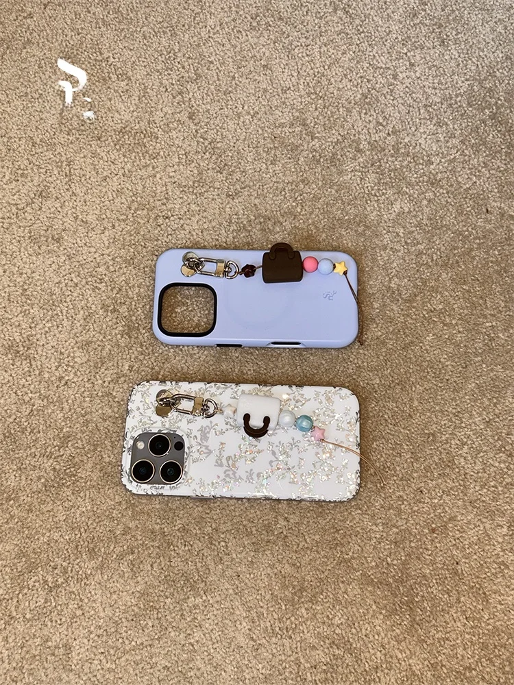 シリコンビーズで作れるミニバッグチャーム：ハンドメイドデザインのスマホ装飾品