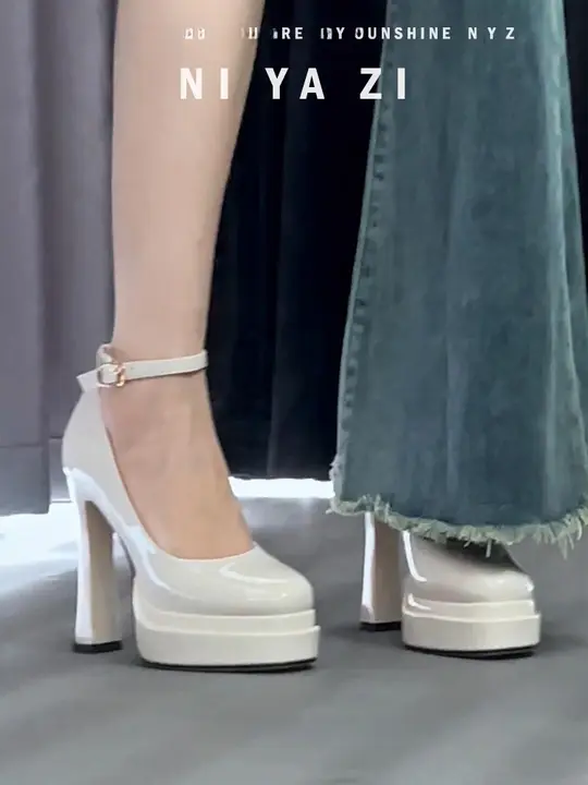 防水台付きマリージェーンシューズ【漆皮・セクシー・太ヒール・パフォーマンス用】