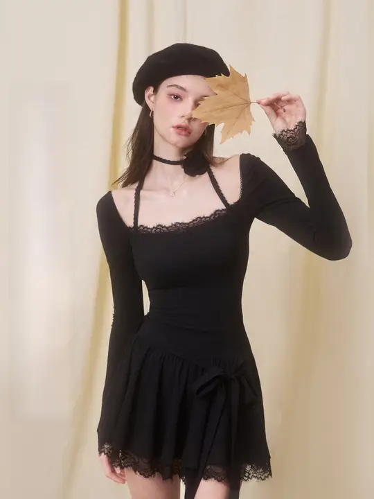 Mess Studio プリーツデザインの長袖黒ワンピース【秋向け・ゆったりシルエット】