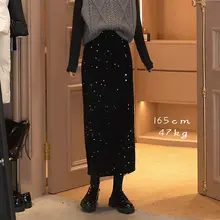 エレガントなデザインのスパンコールスカート【春秋用・ハイウエスト・ストレートシルエット】