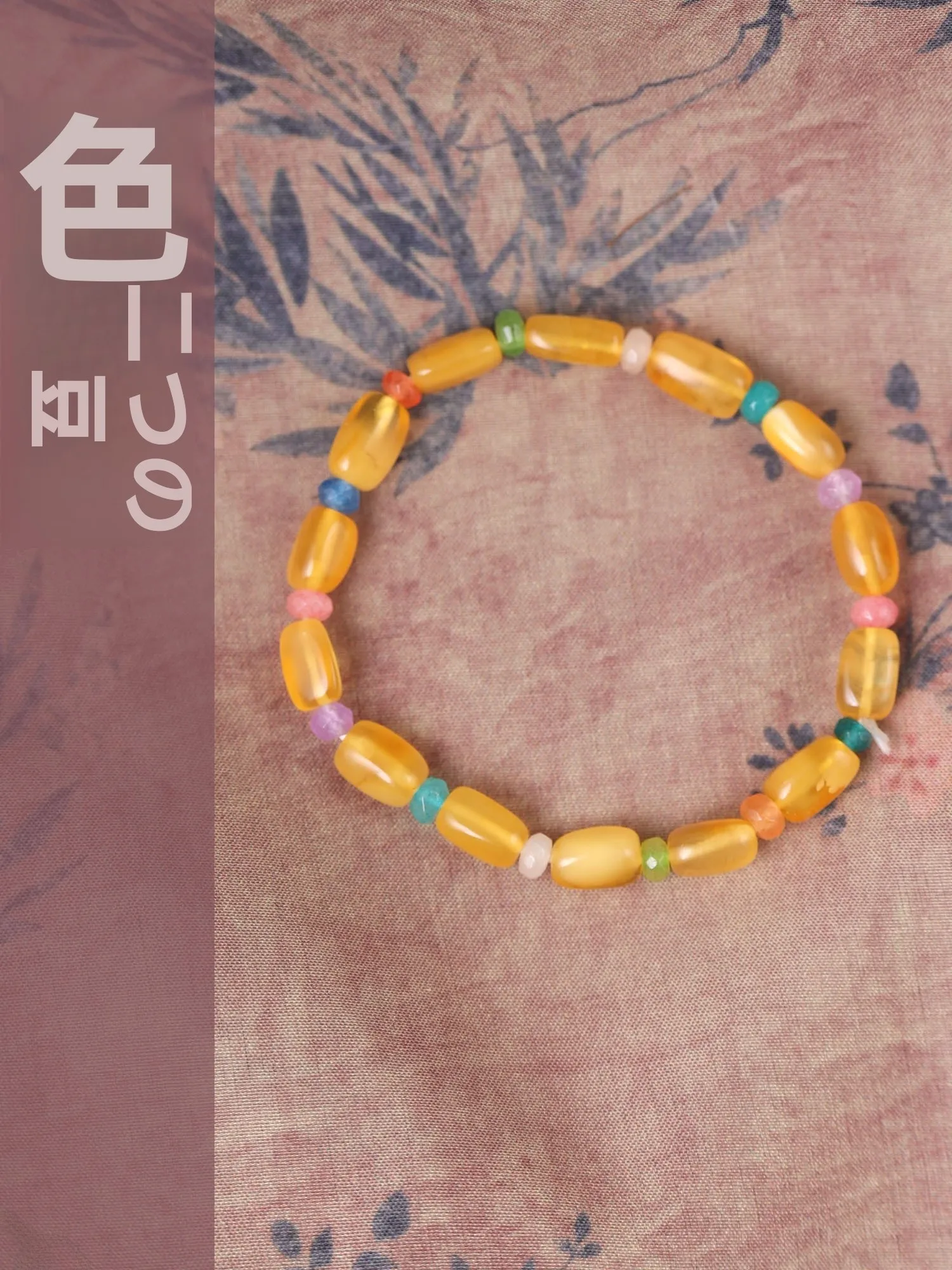 amber color とは？その魅力とファッションに活かす方法は？