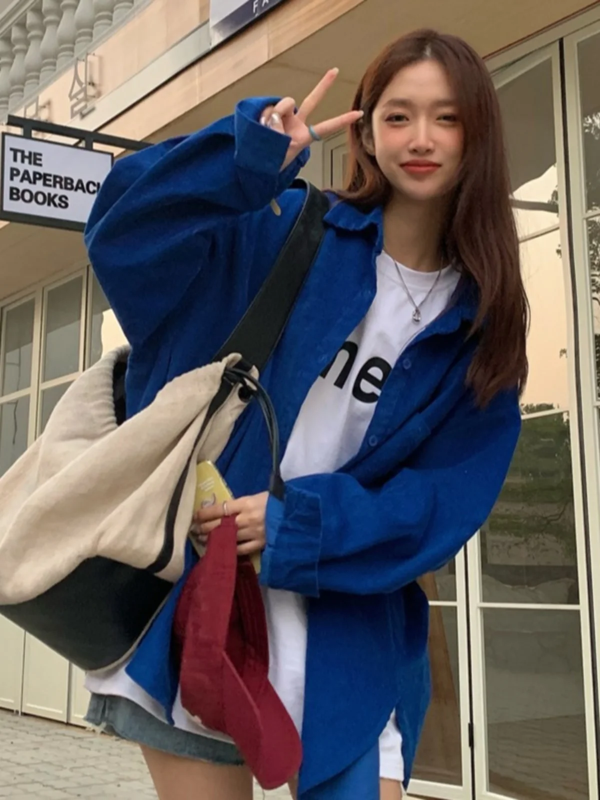 ターコイズブルーの服 メンズはどんな色？本当に通勤に合うの？