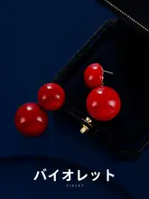 魅力的な赤色のイヤリング【軽やかで上品なデザイン・プレゼント�にも最適】