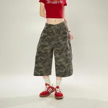 カジュアルな印象のミリタリー柄七分丈ワイドパンツ【多ポケット・女性用】（セットアップ対応）