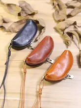 ミニサイズの植物タンニン仕上げ牛革ネックレス口紅ケース【レトロデザイン・小型・便利】