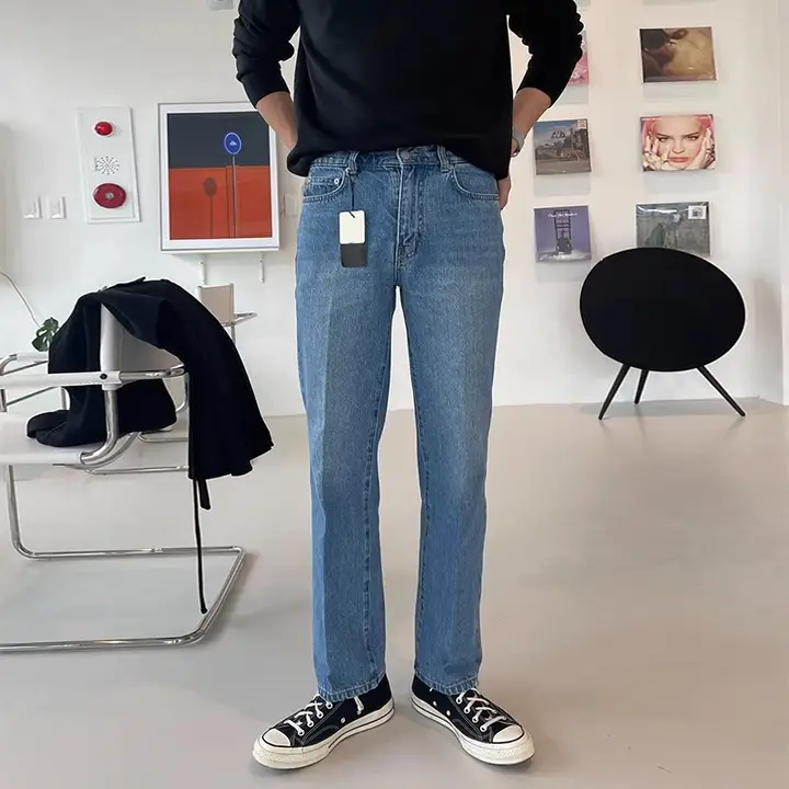 クラシックデザインのストレートジーンズ【ウォッシュ加工・ルーズフィット・メンズ用】（セットアップ対応）