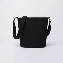 帆布製 おしゃれな春夏用斜め掛けバケットバッグ【個性的なデザイン】