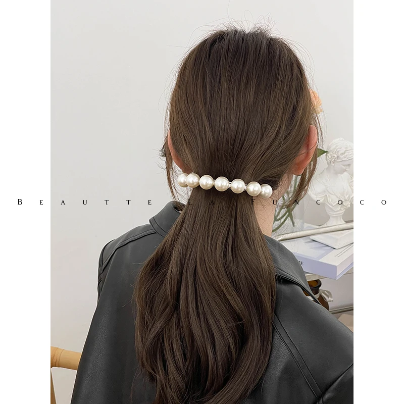 パール付き低いポニーテール用ヘアクリップ：フランス風半分束ねの実用性と管理方法