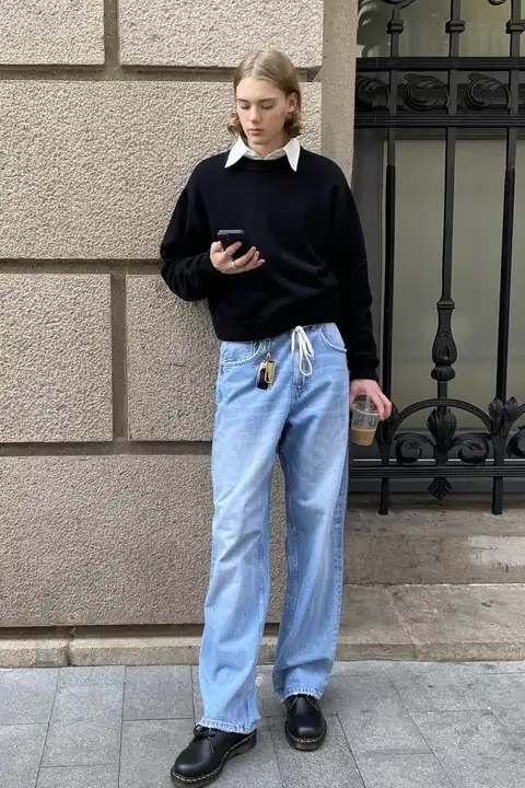 アメリカン風レトロデザインのクリーンフィット短丈ラウンドネックニットセーター【メンズ・潮流】