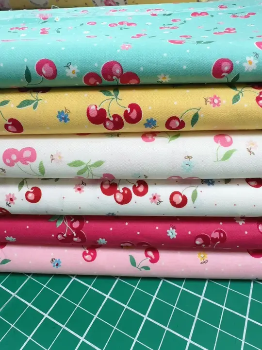 桜の柄がかわいい！DIY手作り服用生地【松山敦子デザイン・パッチワーク用】