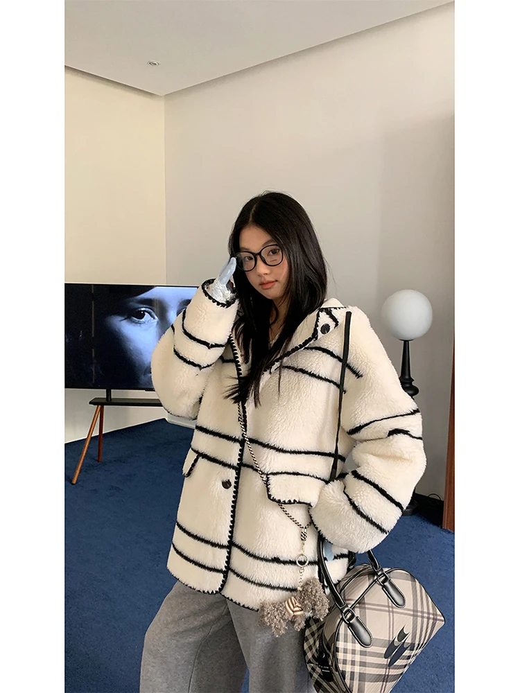 冬アウター レディース 40代に合うのは、本当に「軽量で通勤に使える」羊羔毛フードアウターなのか？