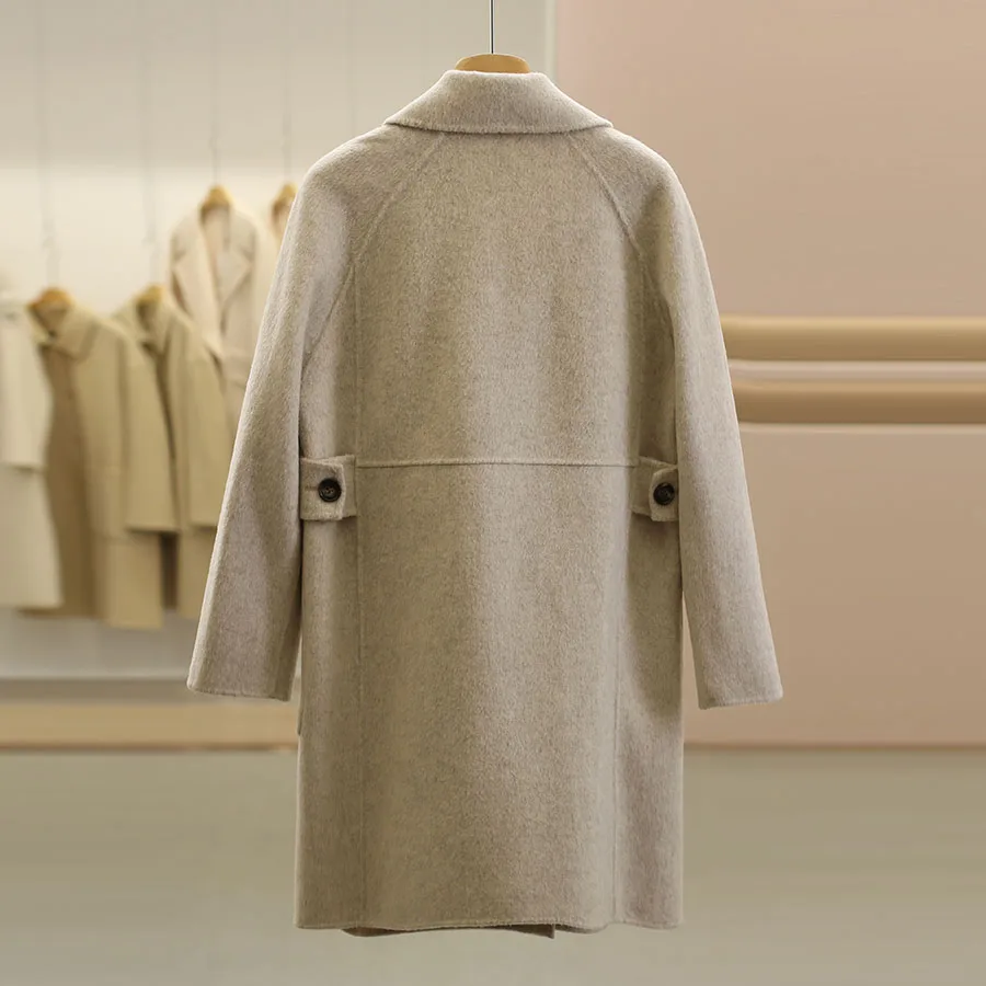 traditional weatherwear コートは冬にぴったり？シンプルなウールコートが通勤スタイルを救う理由