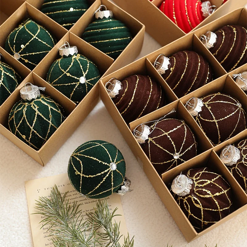 クリスマスツリーに差し込む、1つの小さな光はどんな意味を持つ？