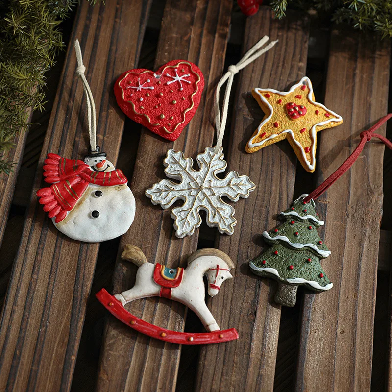 レトロな樹脂製クリスマス装飾品：12月クリスマスに贈る季節感とデザインのバランス