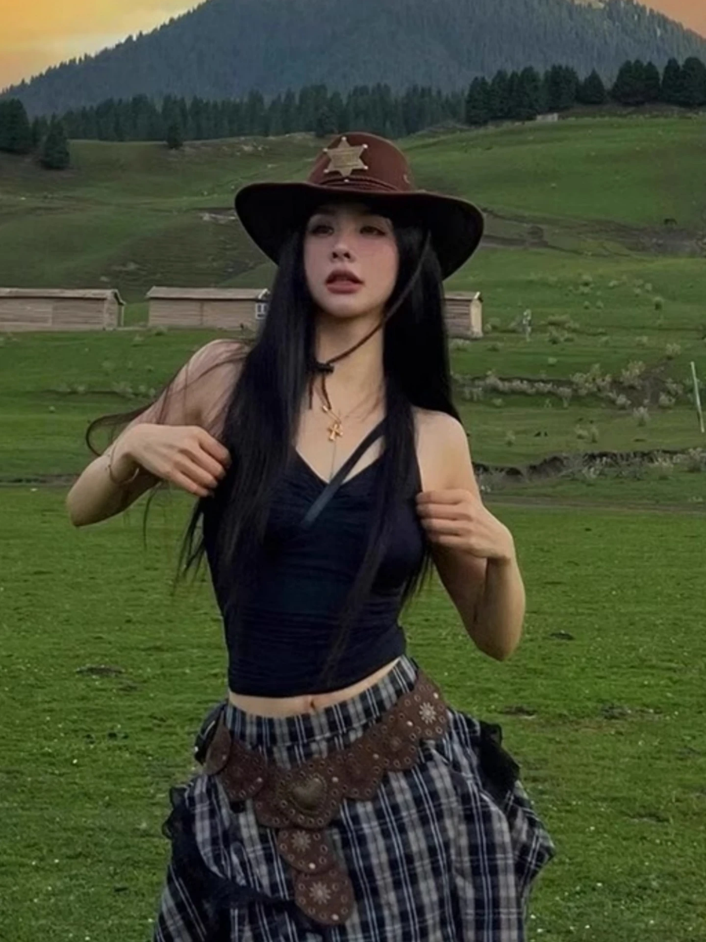hard west にふさわしい夏のハットは、どう選ぶ？