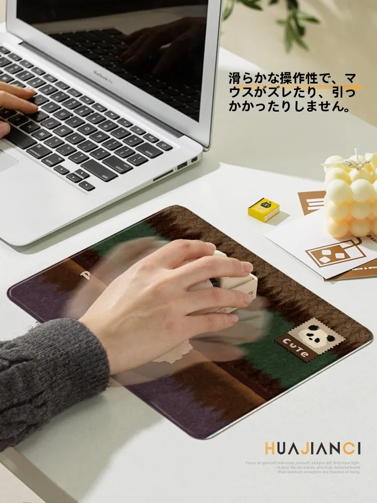 大熊猫デザインのハードタイプマウスパッド：耐汚れで持ち運び便利な女性向け周辺機器