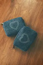 がま口ポーチ 小銭入れ カードケース デニム ハート刺繍 ウォッシュ加工 ヴィンテージ「Momogigi」