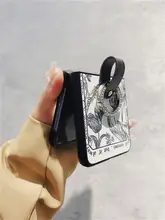 レトロなアートフラワーデザインのスマートフォンケース【三星ZFlip4・ZFlip3対応・リング付き・ハードシェル】