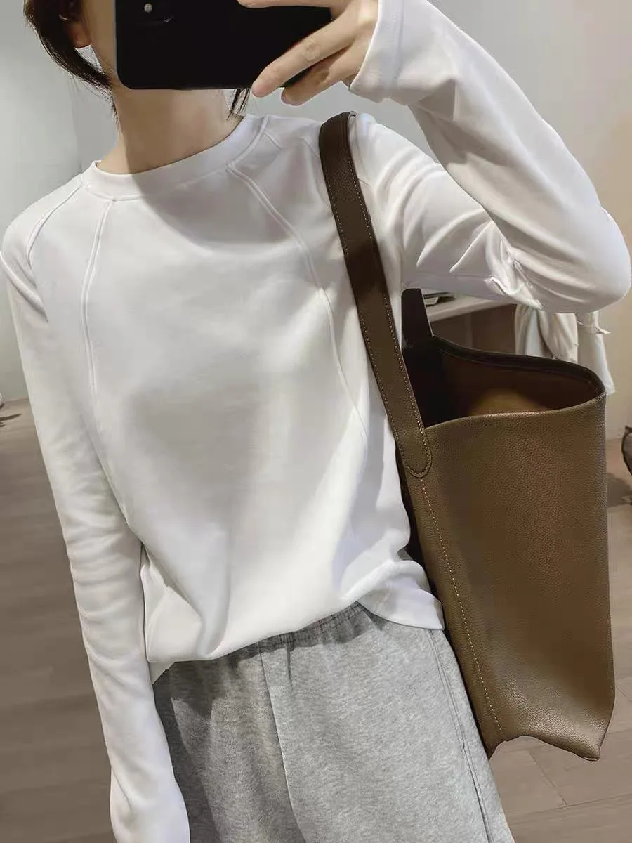 きれいめコーデの本質とは？バイカラープリントTシャツが解決する自然な美しさ