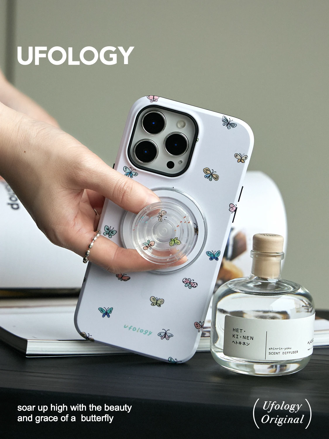 磁気吸着スタンド UFOLOGY デスクトップモデル：magsafe対応の個性的な卓上ホルダー