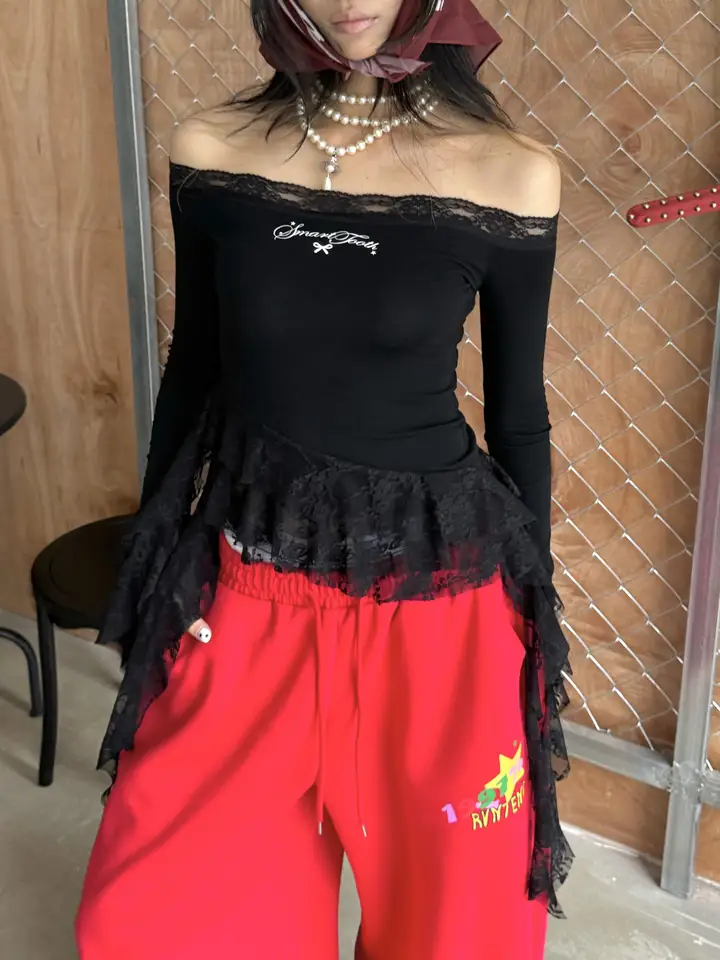 レース切替デザインのオフショルダーロングスリーブTシャツ【アメリカンスタイル】