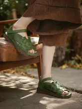 真皮製 穴あけデザインのローマ風サンダル【極上の柔らかさ・女性用・外出向け】