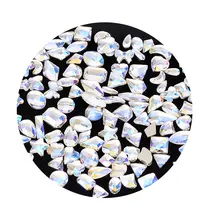 豪華なネイルデコレーション【光療式・水晶・月光色・平底デザイン】