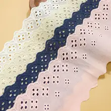 カラフルな手作りの刺繍布【白コットン・花柄・デコレーション用】