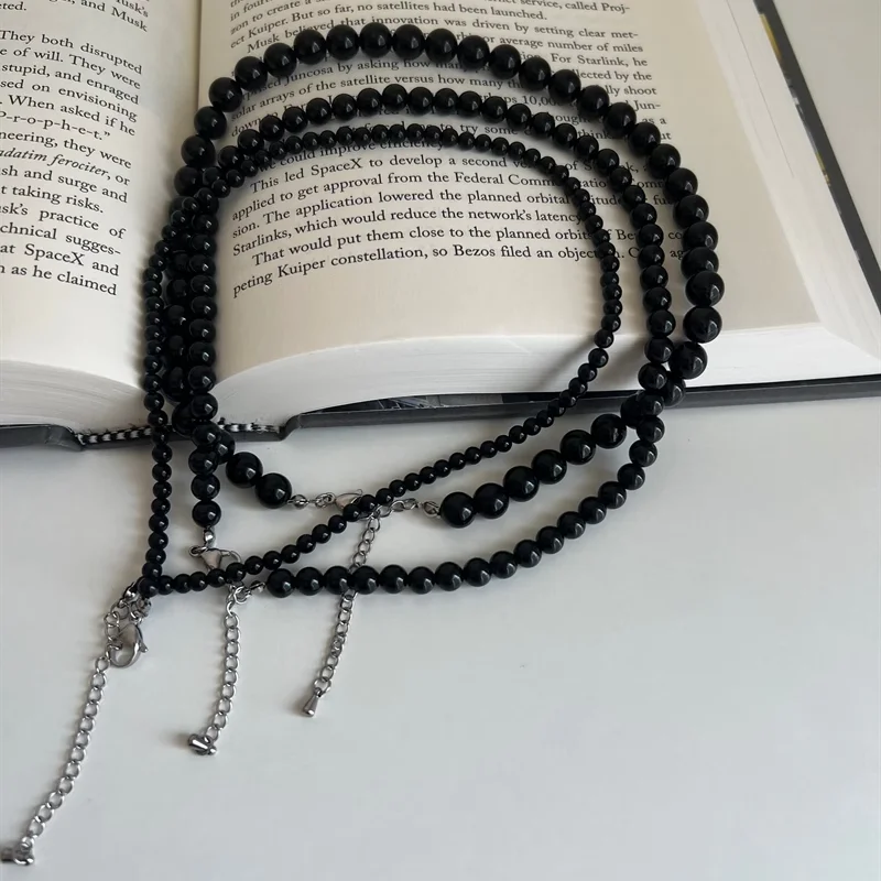 黒と青のビーズネックレス【シンプルなデザイン・鎖骨チェーン・ファッションスタイル】