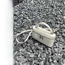 白色のボックスバッグ【ハンドル付き・斜め掛け可能・夏用】