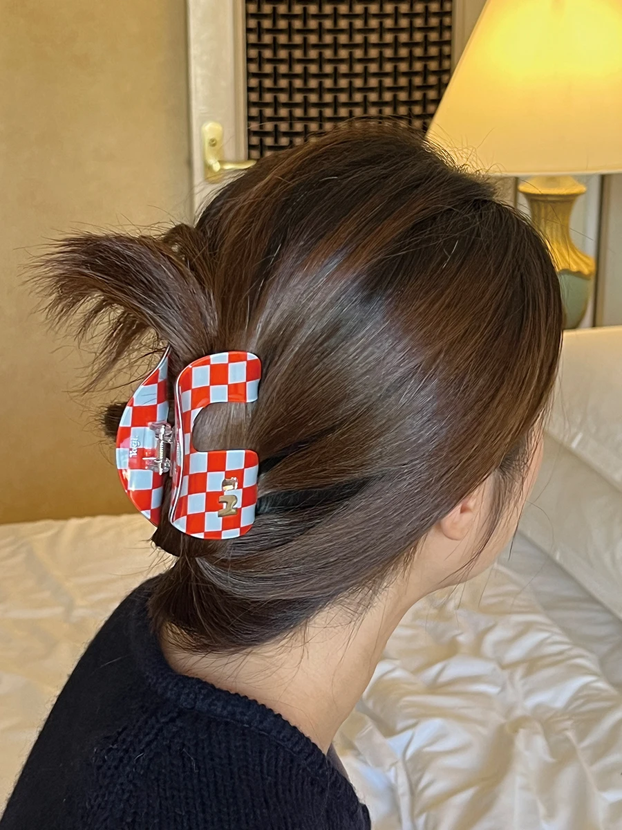 「e-palette」で色を選びたいなら、どんなヘアクリップが最適？