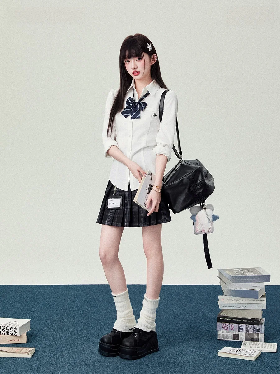 JK制服用 白色長袖シャツ【学院風・スリムフィット・女性用】（セットアップ対応）の特徴と使い方