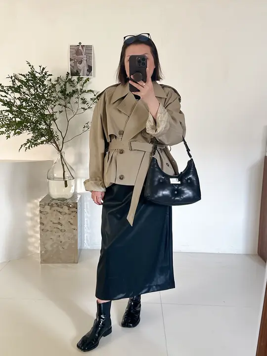 韓国系デザインのダブルカラー短丈トレンチコート【ボタン二列・カジュアルスタイル】