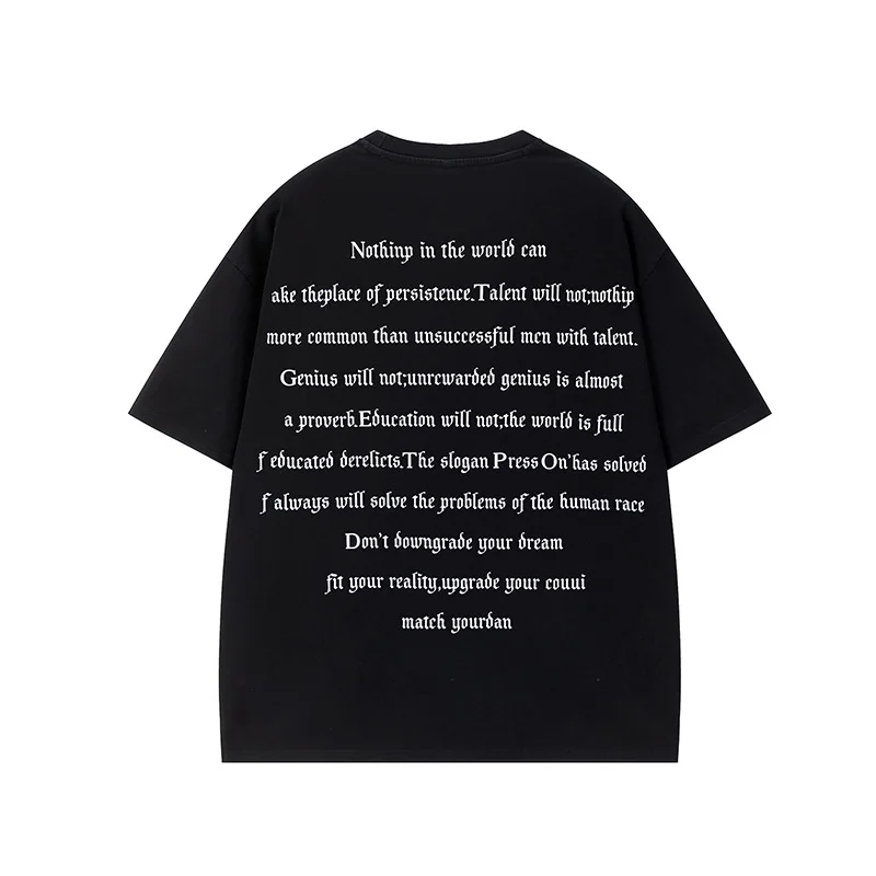 「tシャツの中に着る」スタイルが今、なぜ注目されているのか？