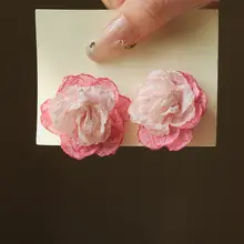 立体ローズデザインのピンクイヤリング【フランス風・女性用・上品】