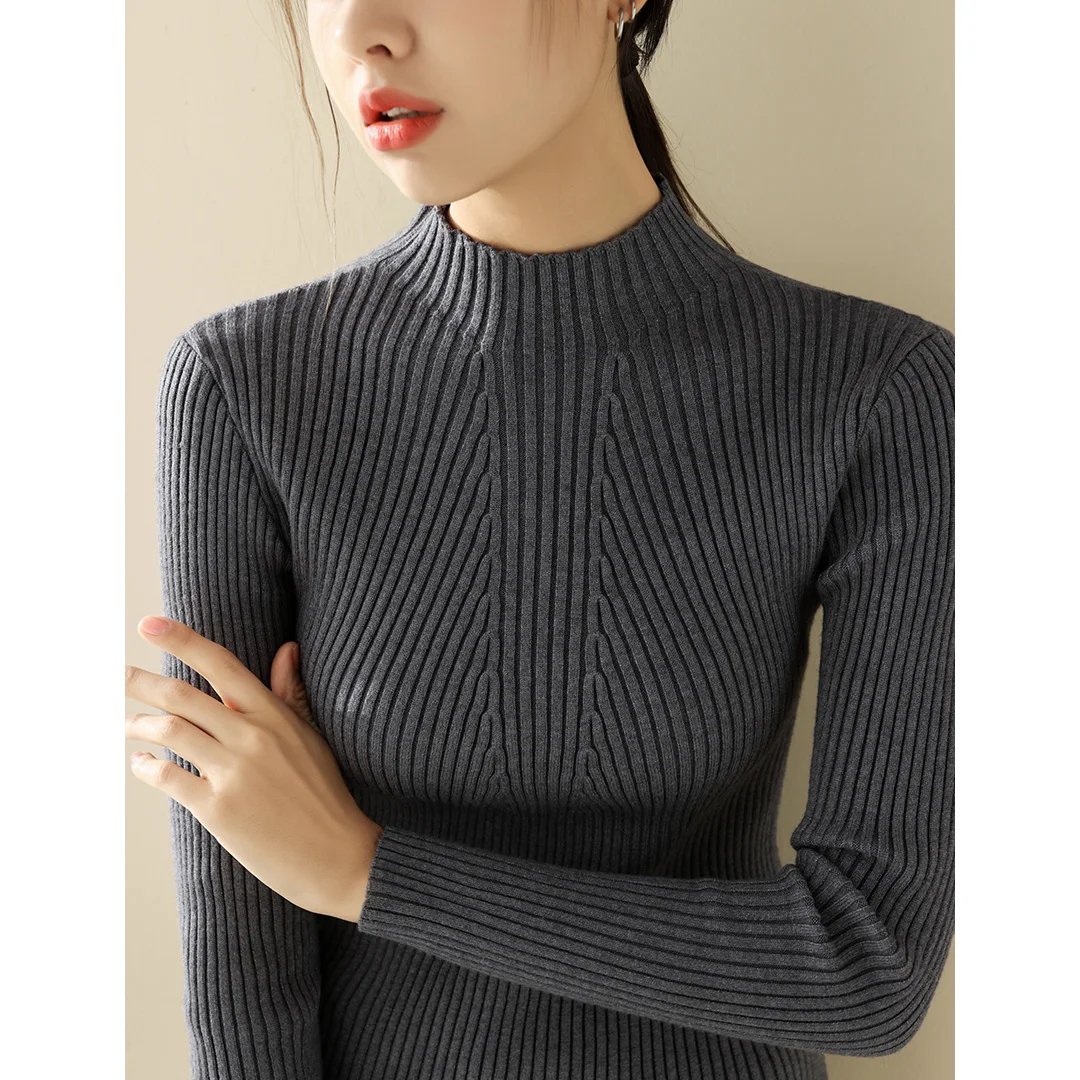 大人可愛いの本質とは？ハイネックニットで自然な美しさを実現