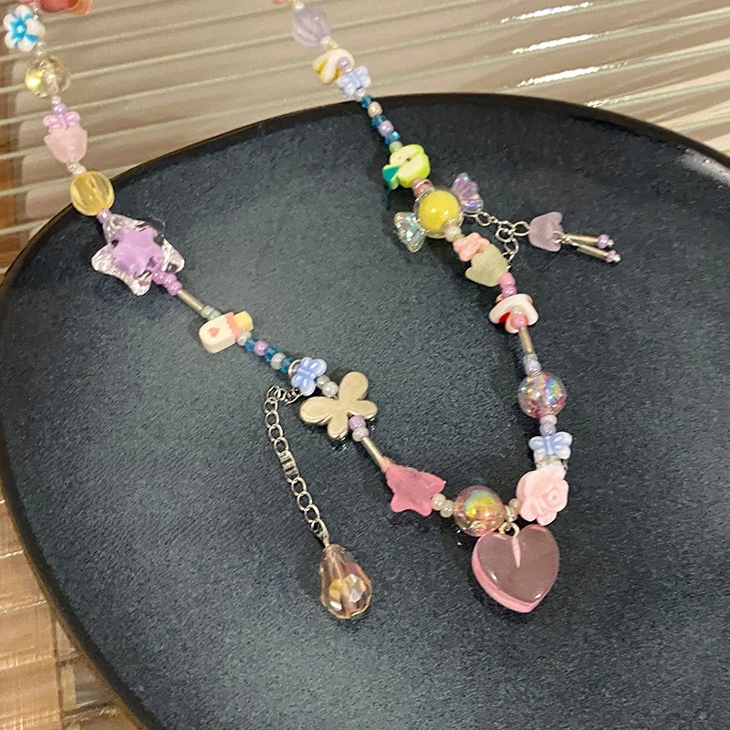 夏用カラフルフラワーハートビーズネックレス：甜妹風デザインの新作デザイナーズチェーン