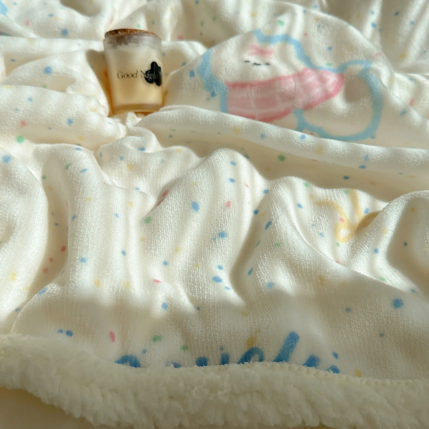 ブランケットが暖かい理由は？ミルクフリース毛布で冬の眠りを守るベストな選び方とは？