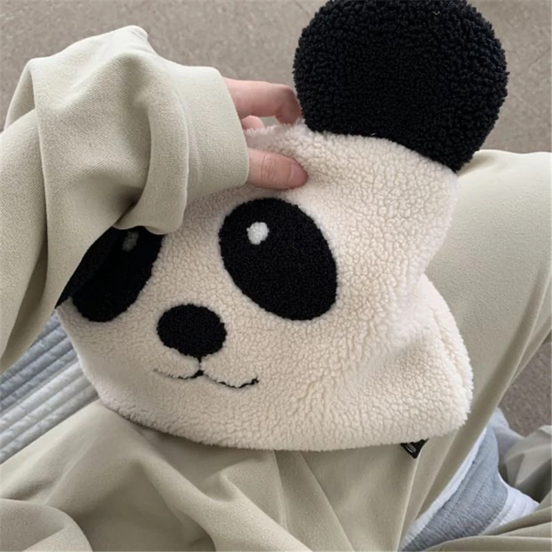 かわいい動物デザインのパンダポーチ：ふんわり羊羔絨で保温機能を実現する信封型バッグ