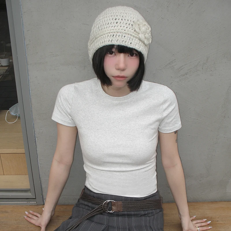 かぎ編み帽子を簡単につくるには？白い透かし編みニット帽がおすすめの理由とは