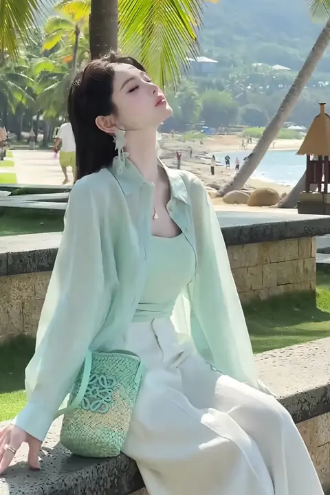 デザイン性のある薄手防晒シャツとキャミソールの2点セット（セットアップ対応）