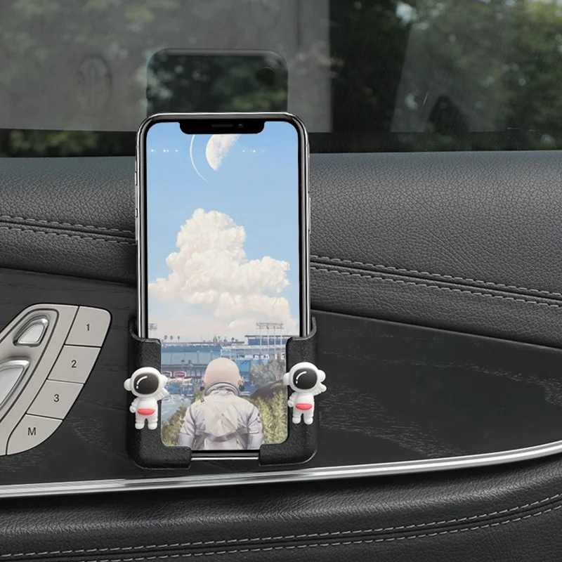 車載用スマホスタンド【貼り付け型・ナビ対応・縦横対応】の実用性と選び方