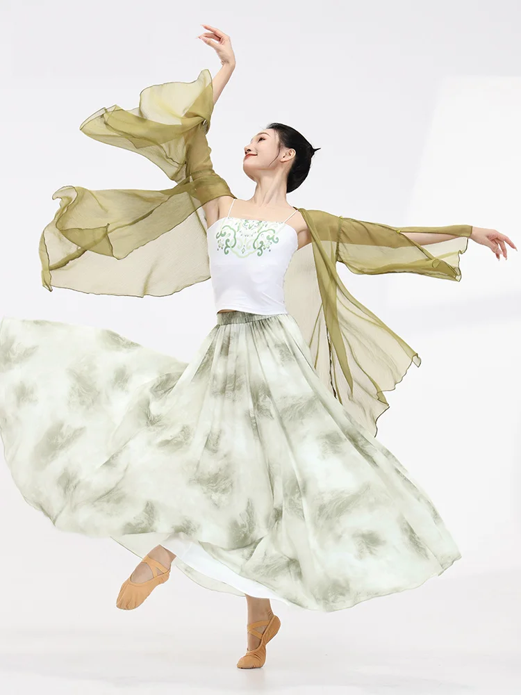 オーケストラコンサートに着る女性の服装はどう選ぶ？中国風のダンストップスが意外に人気な理由