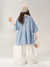 ドット柄浅いブルーのラウンドネック半袖シャツ【春用・女性用・甘いデザイン】