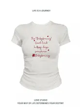 アメリカンデザインのロゴプリント半袖Tシャツ【女性用・タイトフィット】