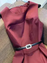 ストライプデザインのノースリーブドレス【ウエスト絞り・通勤・大人の女性向け】