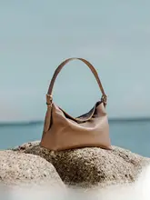 真皮製 ショルダーバッグ【スタイル・斜め掛け・女性用】